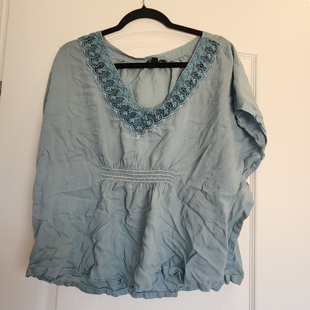 American Eagle Outfitters Light Blue Embroidered V-Neck Blouse Size XL Euc